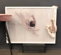 Dansebutikken Andet Til Ballet-Balletplakat med flot balletdanser