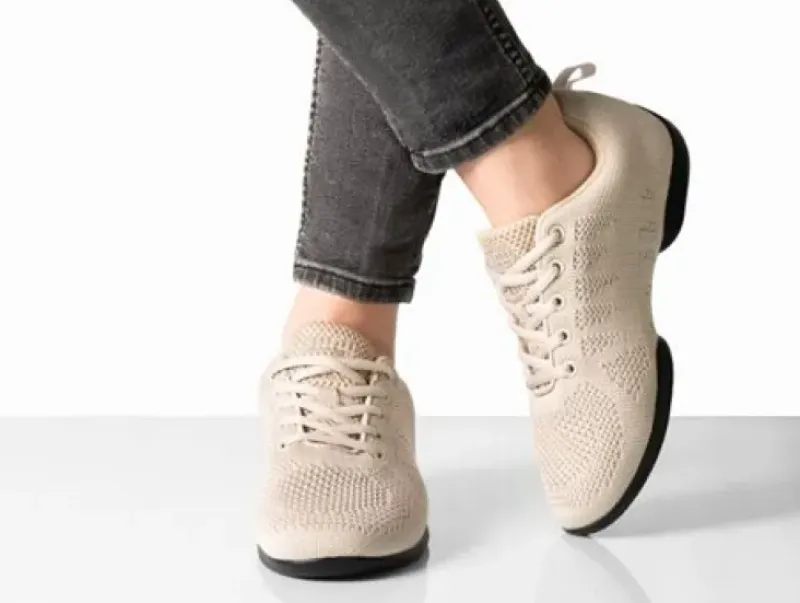 Dame Dansebutikken Salsasko Damer|Swingsko Damer-Beige dansesneaker i åndbar strik til damer - Suny