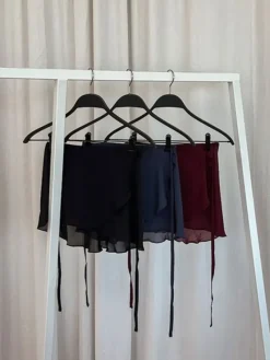 Dame Dansebutikken Underdele Damer|Ballet Underdele Damer-Bloch navy kort chiffon slå om skirt
