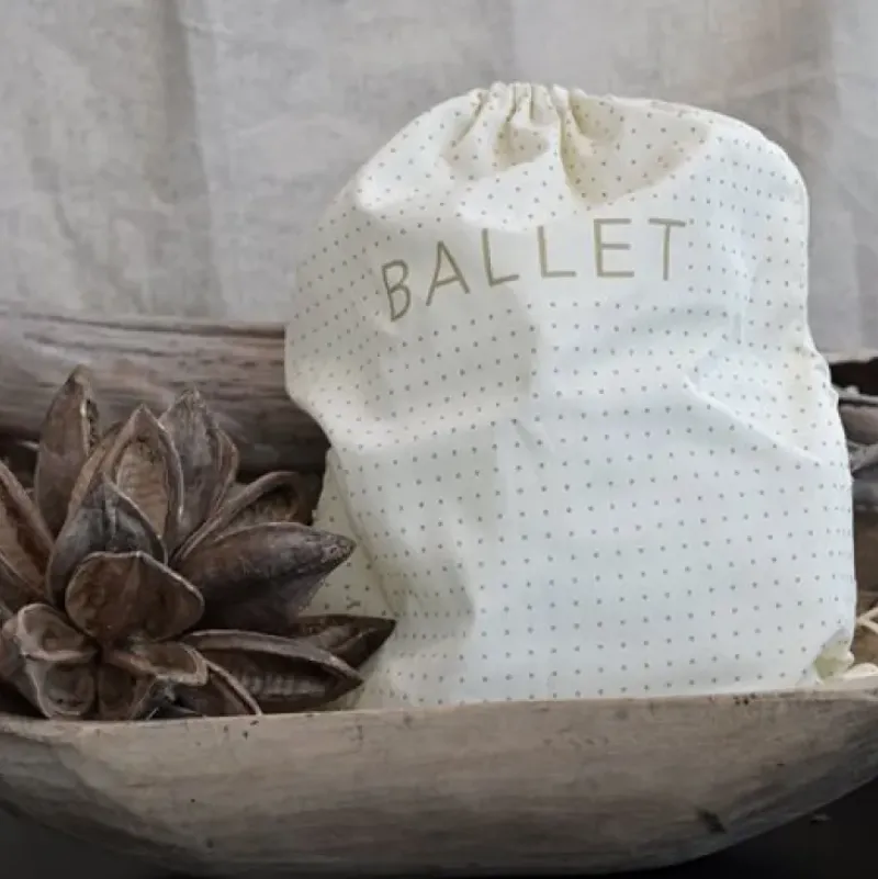 Dansebutikken Andet Til Ballet-Creme balletpose