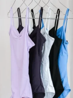 Dame Dansebutikken Balletdragter Damer-Dragt med rynk i lilla fra Wear Moi