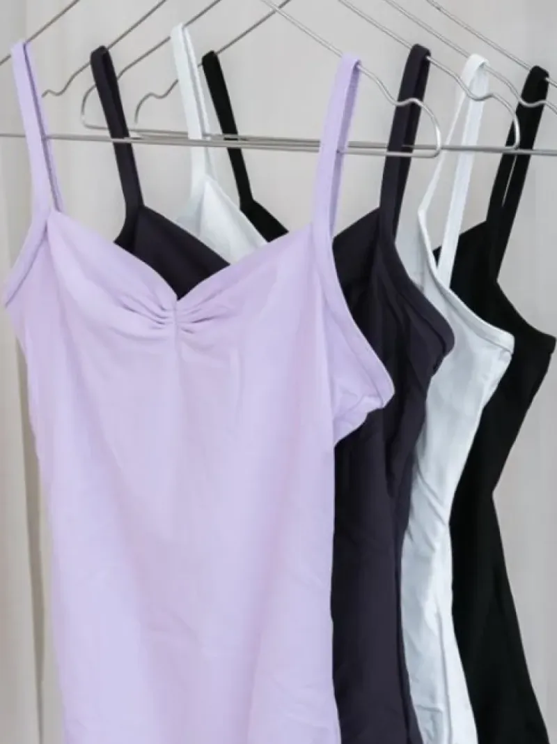 Dame Dansebutikken Balletdragter Damer-Dragt med tynde stropper og rynk i sort fra Wear Moi