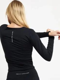 Dame Dansebutikken Pilates Overdele|Yogabluser-Drop of Mindfulness Carmen langærmet bluse i mat sort
