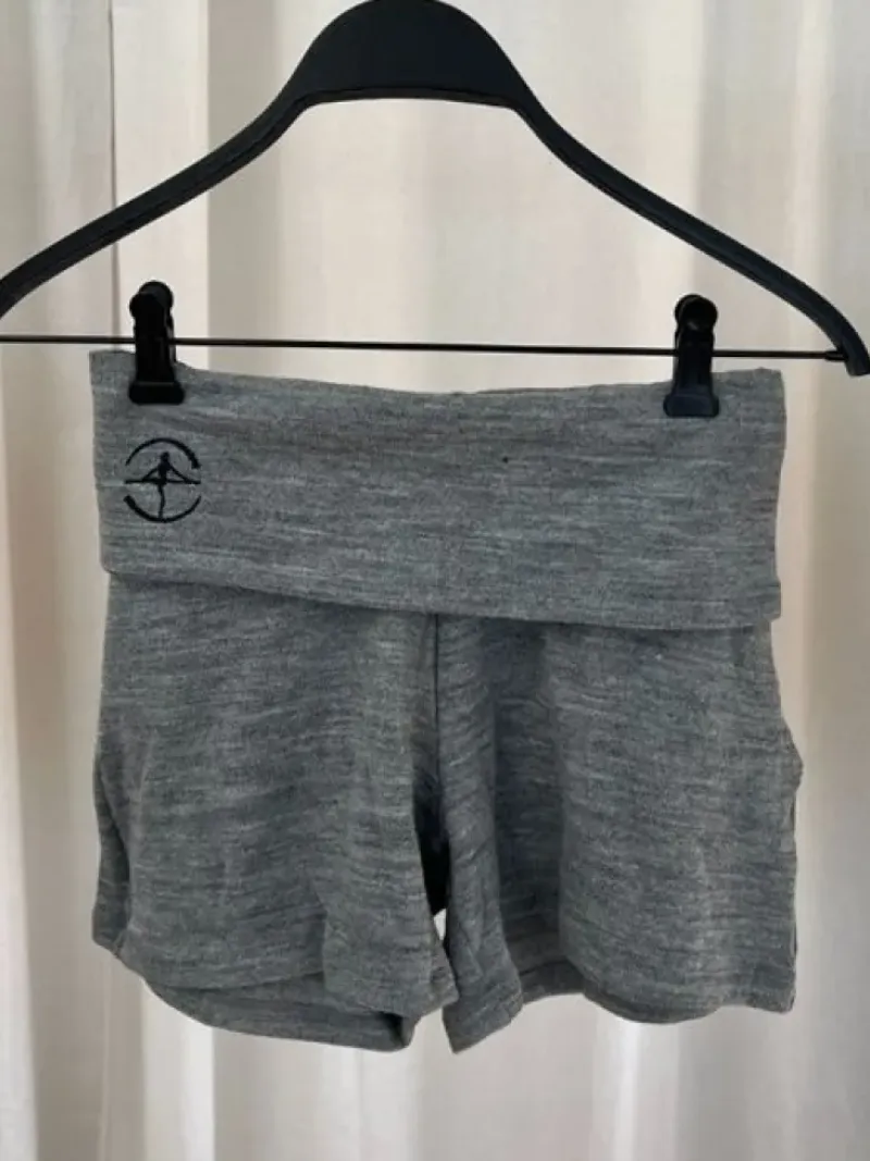 Dame Dansebutikken Ballet Strik Damer|Ballet Underdele Damer-Grå strik shorts til teen og damer Wear Moi