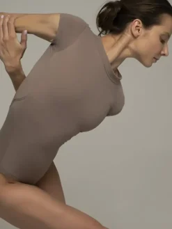 Dame Dansebutikken Balletdragter Damer-Grishko dragt i coffee med korte ærmer