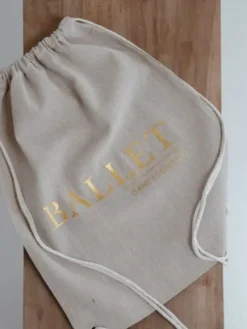Dansebutikken Andet Til Ballet-Hør rygsæk/mulepose med guld BALLET skrift
