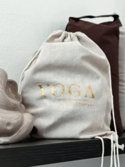 Dansebutikken Tasker Til Yoga-Hør rygsæk/mulepose med guld YOGA skrift