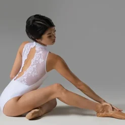 Dame Dansebutikken Balletdragter Damer|Dansebody Damer-Hvid dragt m. blonde og høj hals fra Ballet Rosa