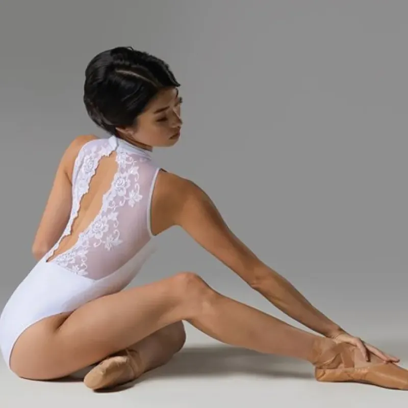 Dame Dansebutikken Balletdragter Damer|Dansebody Damer-Hvid dragt m. blonde og høj hals fra Ballet Rosa