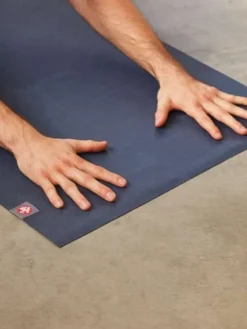 Dansebutikken Måtter Til Yoga-Manduka blå let travel måtte til yoga