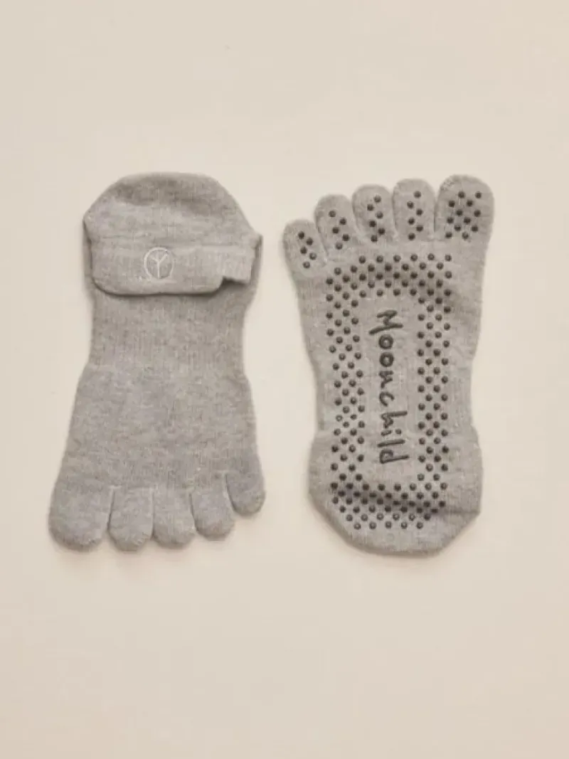 Dansebutikken Andet Til Yoga-Moonchild grå toe socks til yoga