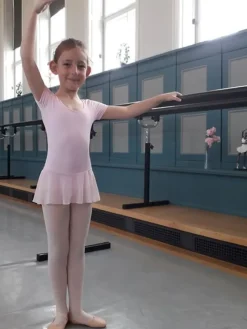 Børn Dansebutikken Gymnastikkjole Piger|Balletkjole Piger-Mørk rosa dragt med påsyet chiffon skørt Ballet Rosa