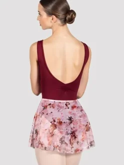 Dame Dansebutikken Underdele Damer|Ballet Underdele Damer-Pull on skørt med smukt rødlig print af blomster fra Bloch