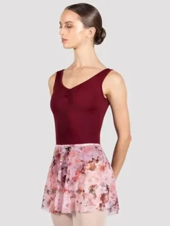 Dame Dansebutikken Underdele Damer|Ballet Underdele Damer-Pull on skørt med smukt rødlig print af blomster fra Bloch
