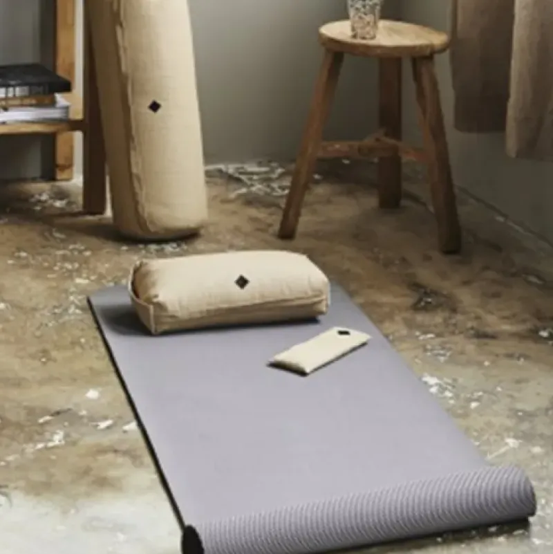 Dansebutikken Andet Til Yoga-Simple Days beige yoga meditationspude