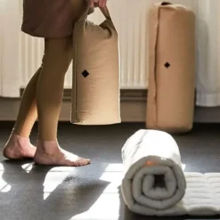 Dansebutikken Andet Til Yoga-Simple Days yogapølle i beige