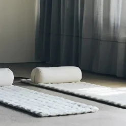 Dansebutikken Andet Til Yoga-Simple Days yogapølle i råhvid